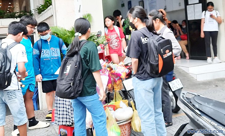 Định hình lại hoạt động dạy thêm, học thêm: Nhiều thay đổi từ giáo viên - Ảnh 2.